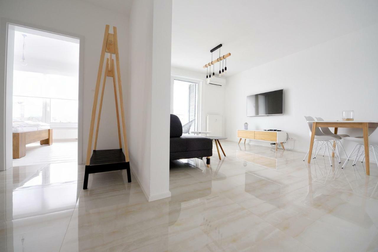 Center Aupark Apartment Piest'any Exterior photo